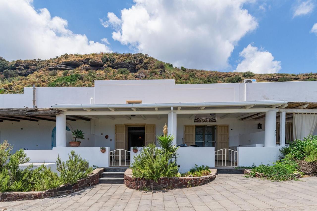 Villa Ginestra Sulla Spiaggia Di Stromboli Exterior photo