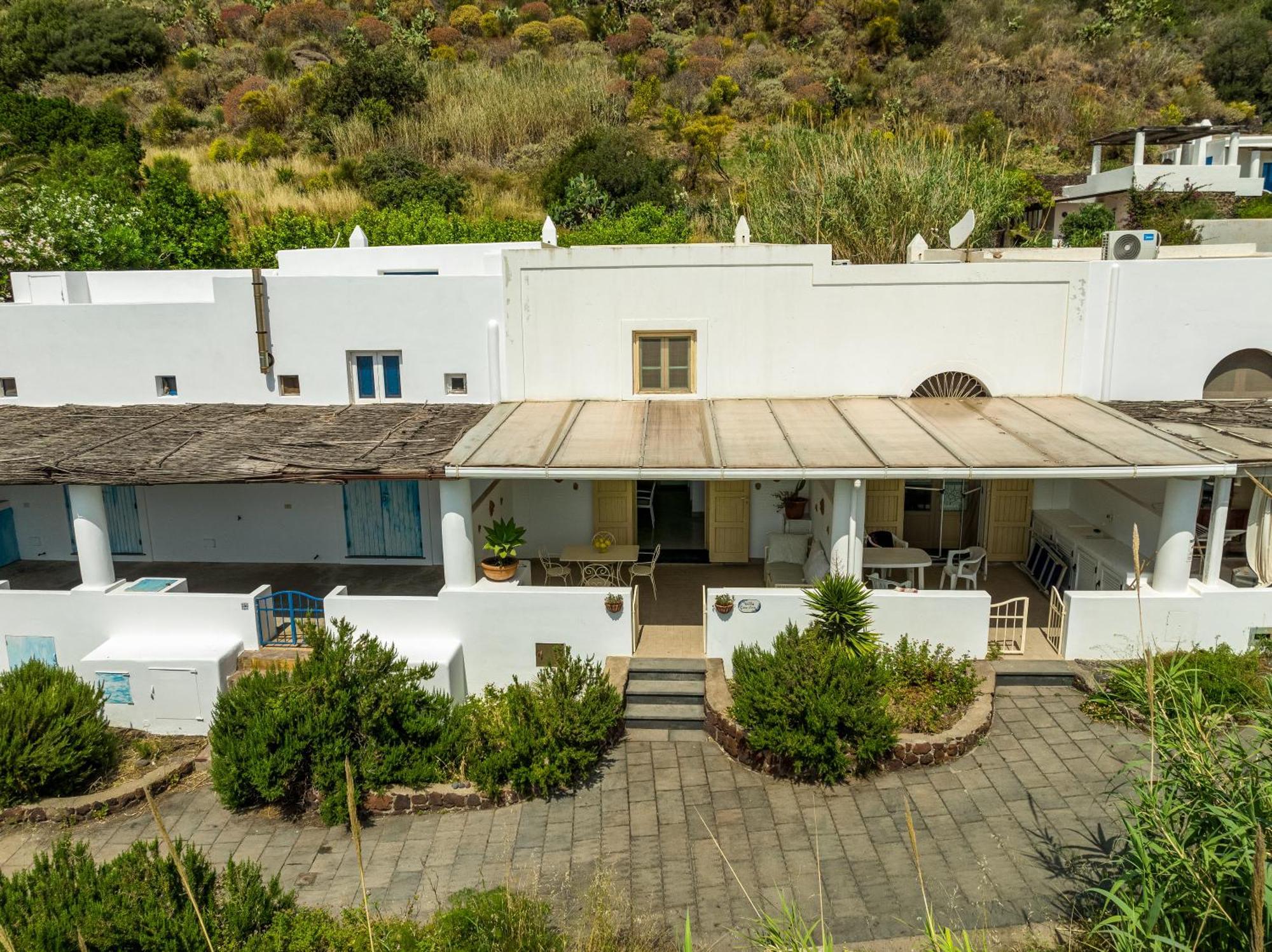 Villa Ginestra Sulla Spiaggia Di Stromboli Exterior photo